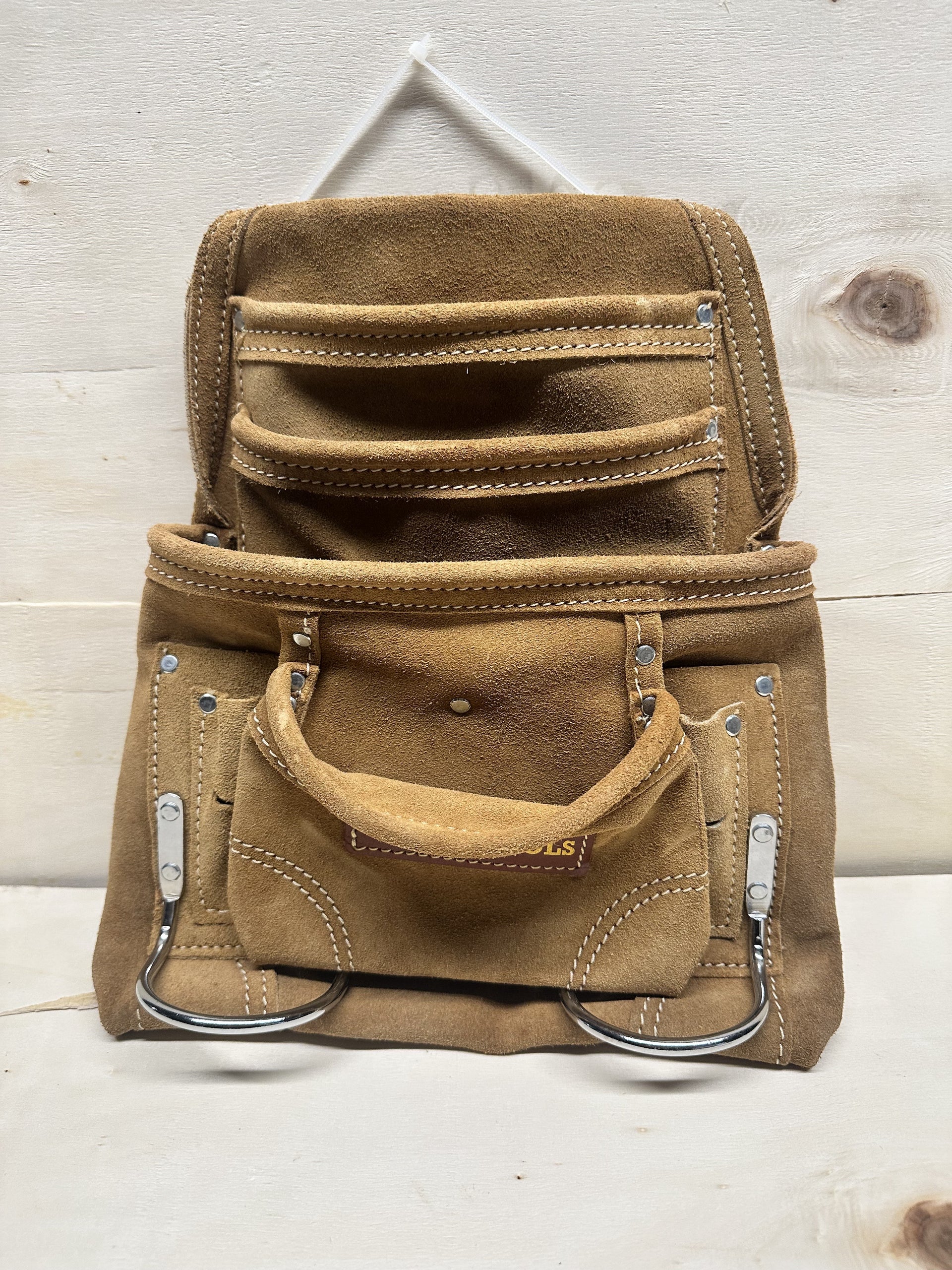 LA008 Baum 4 pocket Tool bag